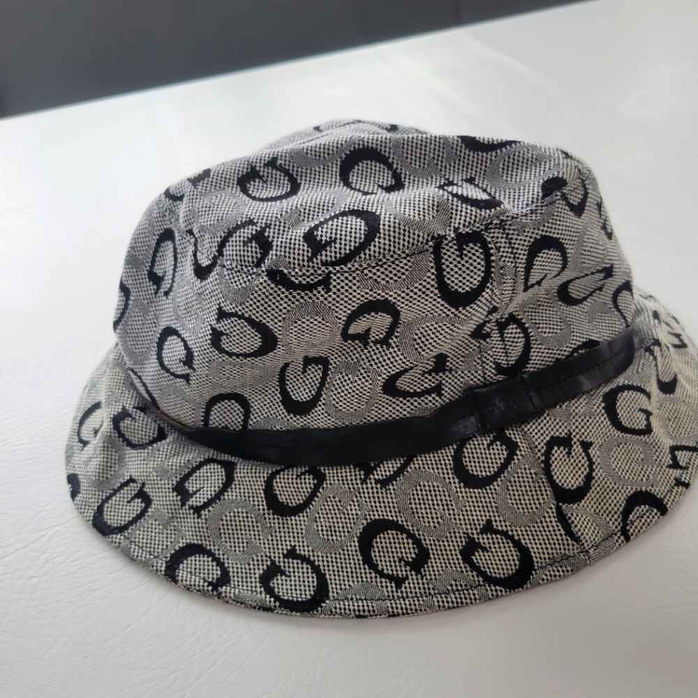 Guess hat brand new